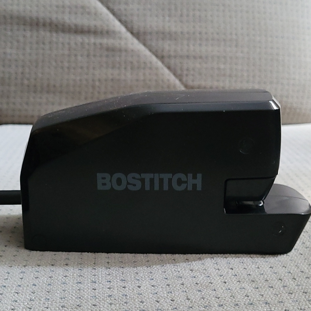 Electric stapler